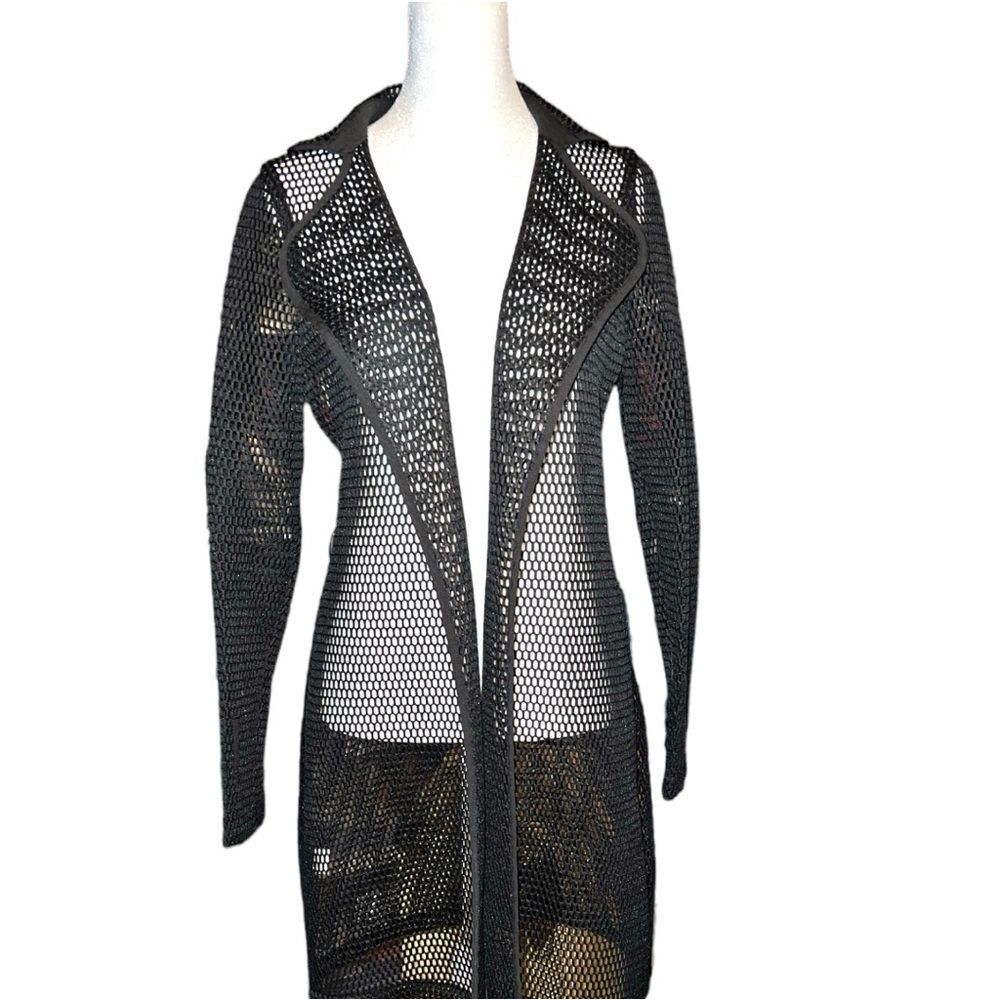 Insight brand black mesh coverlet. New
